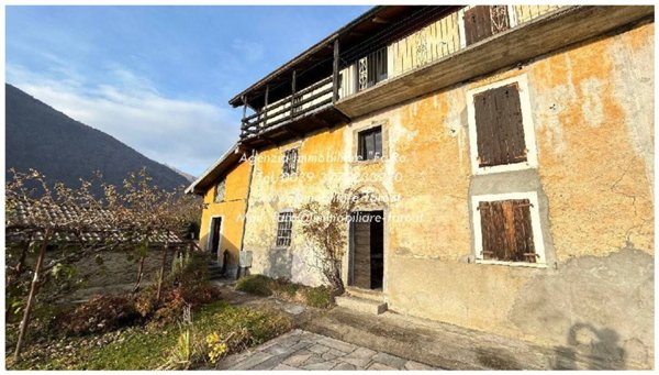 casa indipendente in vendita ad Aurano