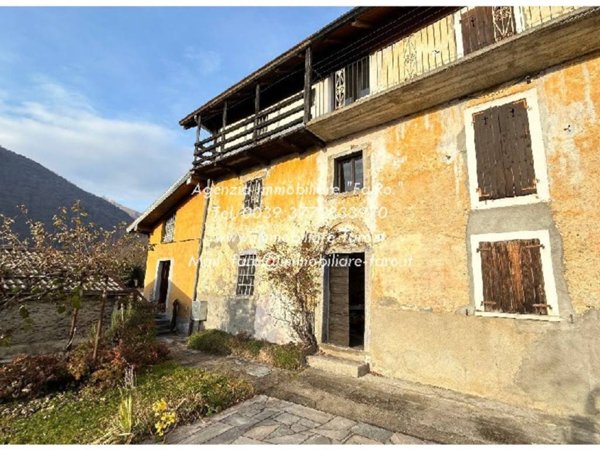 casa indipendente in vendita ad Aurano