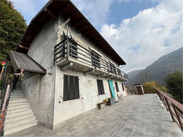 casa indipendente in vendita ad Aurano