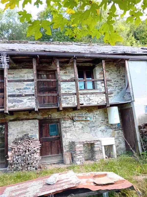 casa indipendente in vendita ad Aurano