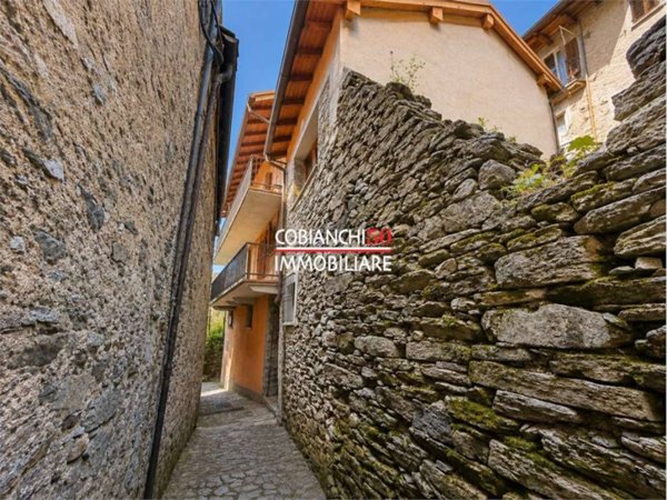 casa indipendente in vendita ad Aurano