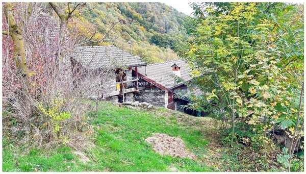 quadrivano in vendita ad Aurano in zona Scareno