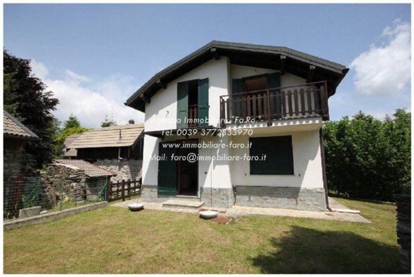casa indipendente in vendita ad Aurano in zona Scareno