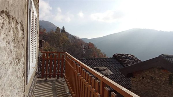 casa indipendente in vendita ad Aurano