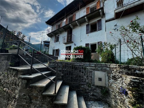 casa indipendente in vendita ad Aurano