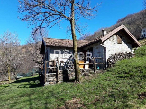 casale in vendita ad Aurano in zona Scareno