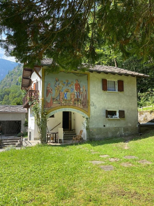 casa indipendente in vendita a Baceno in zona Croveo