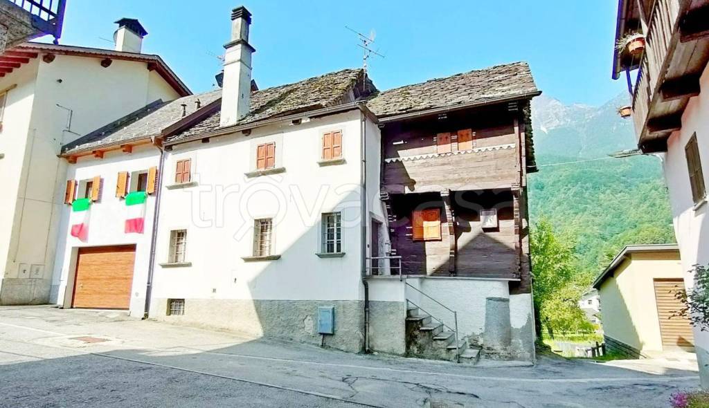 casa indipendente in vendita a Baceno in zona Devero