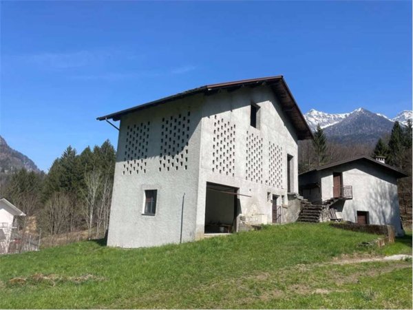 casale in vendita a Baceno in zona Crino