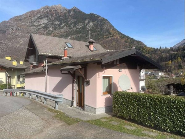 casa indipendente in vendita a Baceno in zona Crino