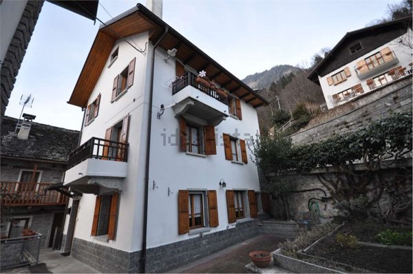 appartamento in vendita a Baceno in zona Crino