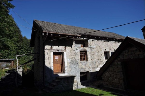 casa semindipendente in vendita a Bannio Anzino