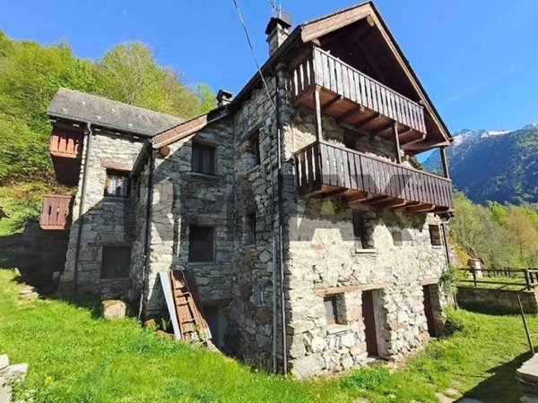 casa indipendente in vendita a Bannio Anzino
