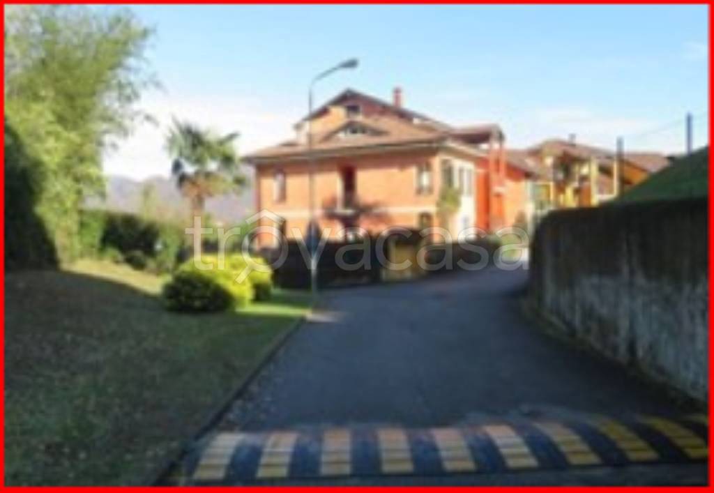 appartamento in vendita a Baveno in zona Oltrefiume