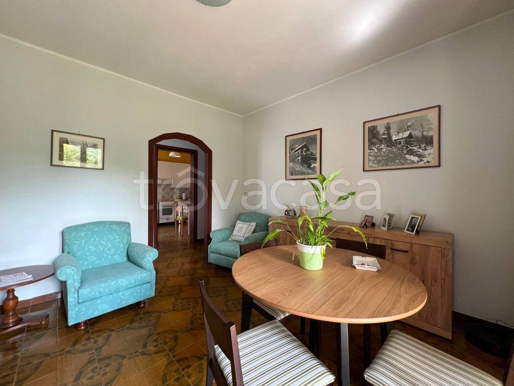 appartamento in vendita a Baveno in zona Oltrefiume