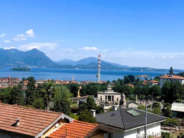 casa indipendente in vendita a Baveno