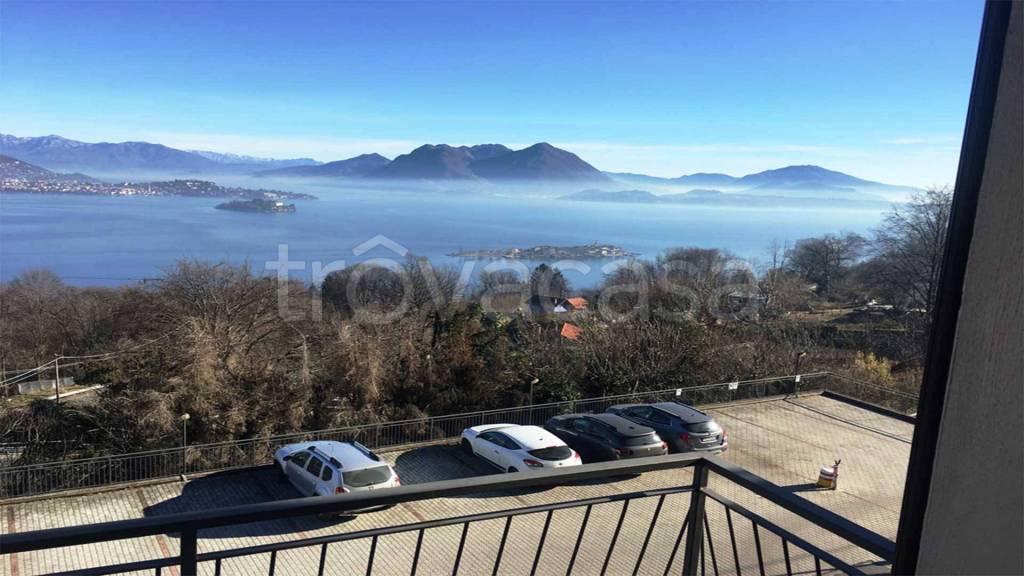 appartamento in vendita a Baveno in zona Loita
