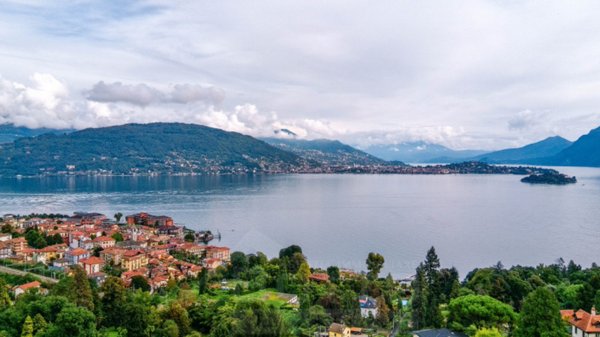 casa indipendente in vendita a Baveno