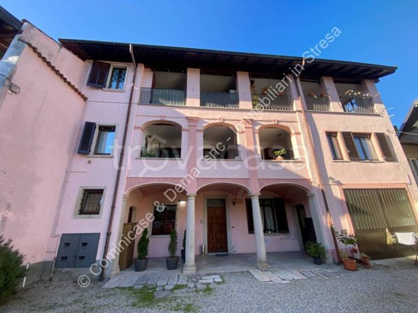 appartamento in vendita a Baveno in zona Oltrefiume