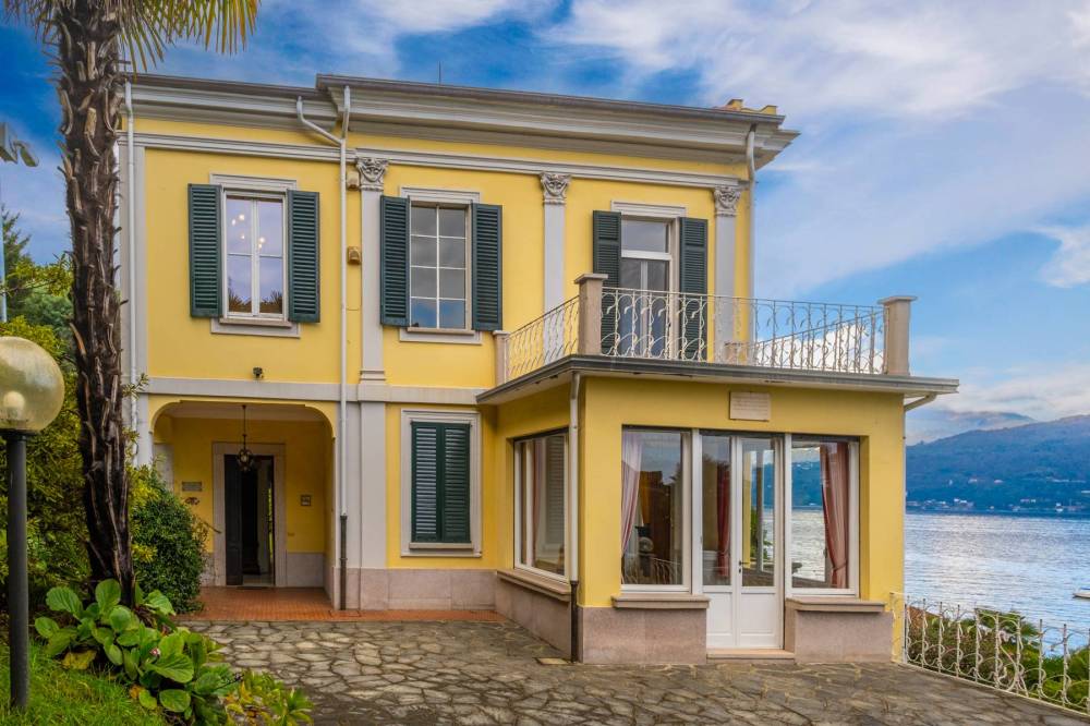 casa indipendente in vendita a Baveno