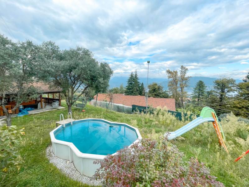 casa indipendente in vendita a Baveno