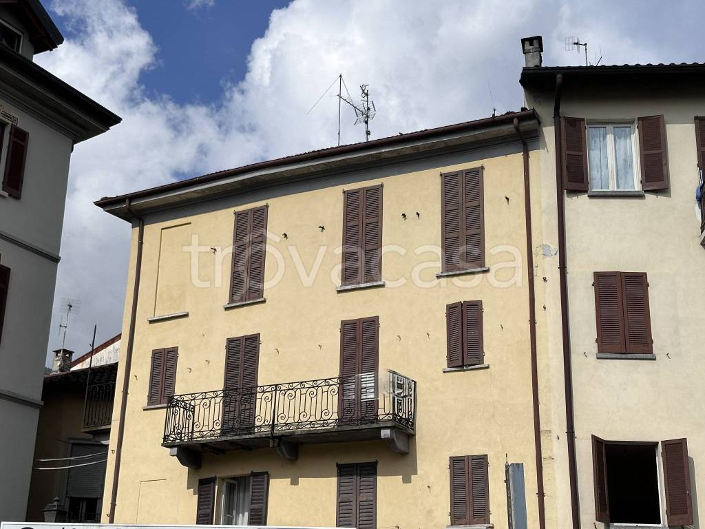 casa indipendente in vendita a Baveno