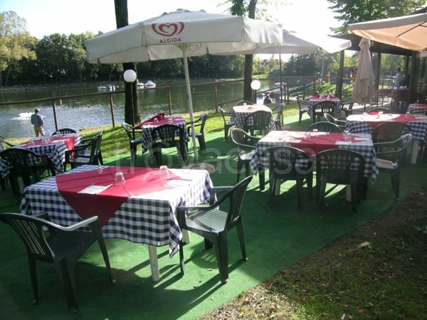 negozio in vendita a Baveno in zona Feriolo