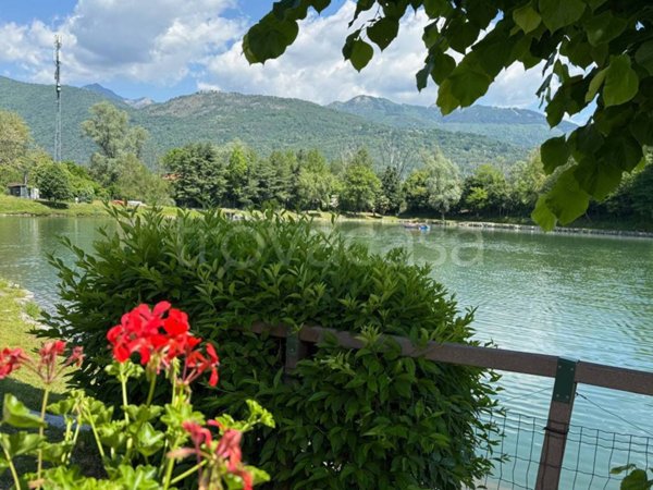 negozio in vendita a Baveno in zona Feriolo