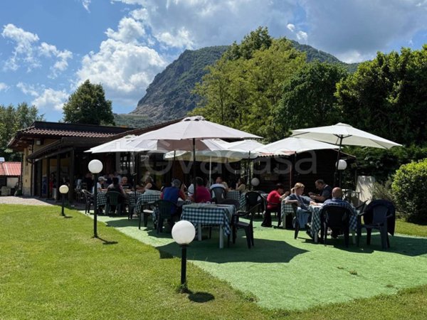 negozio in vendita a Baveno in zona Feriolo