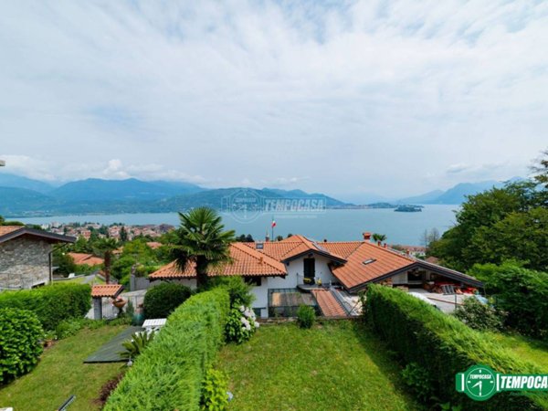 casa indipendente in vendita a Baveno