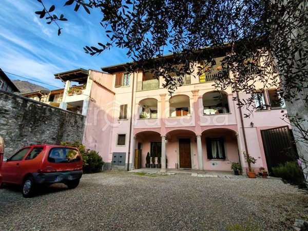 appartamento in vendita a Baveno in zona Oltrefiume