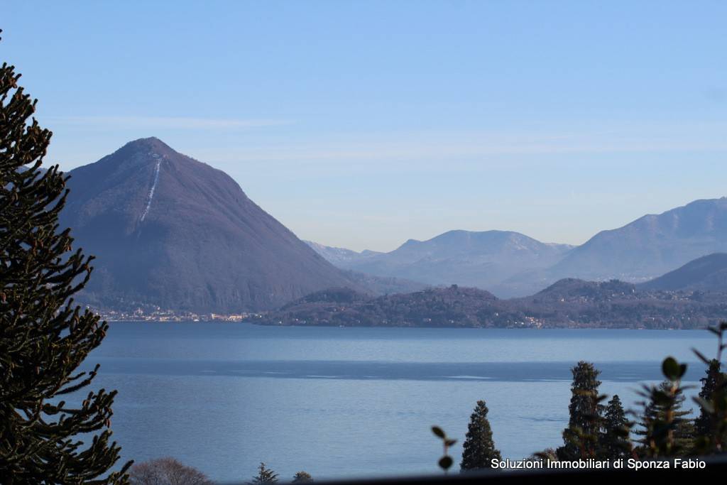 appartamento in vendita a Baveno in zona Oltrefiume