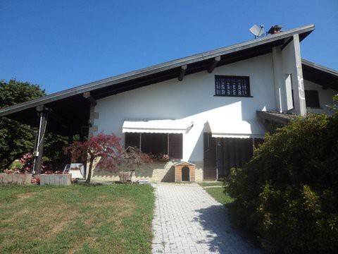 casa indipendente in vendita a Baveno in zona Feriolo