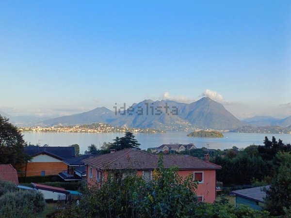 casa indipendente in vendita a Baveno