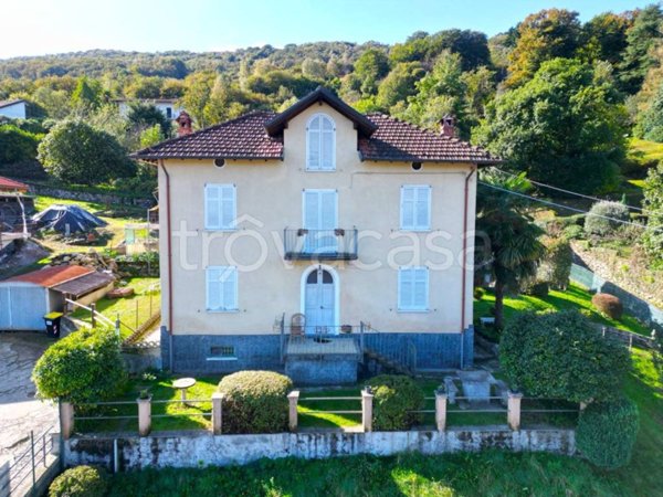casa indipendente in vendita a Baveno