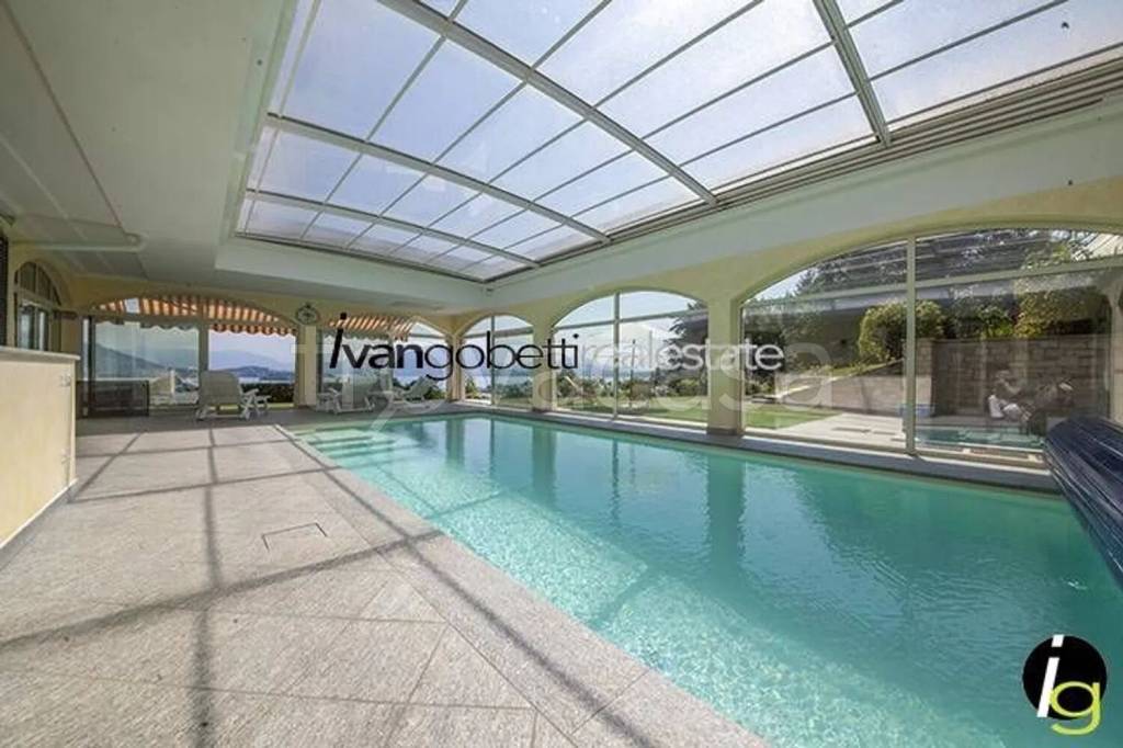 casa indipendente in vendita a Baveno