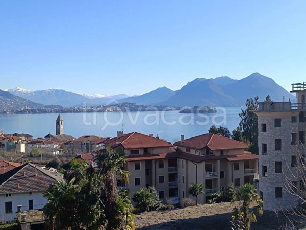casa indipendente in vendita a Baveno