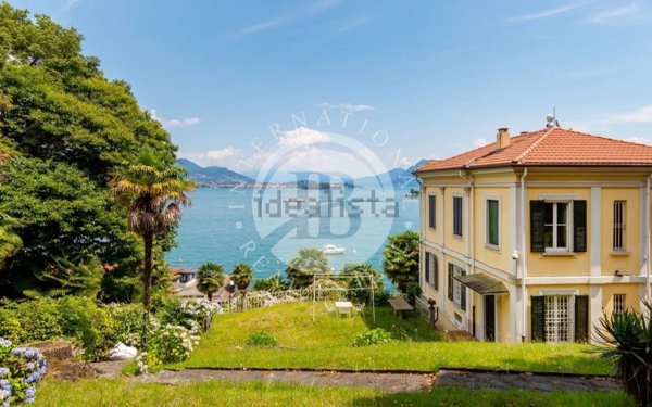 casa indipendente in vendita a Baveno