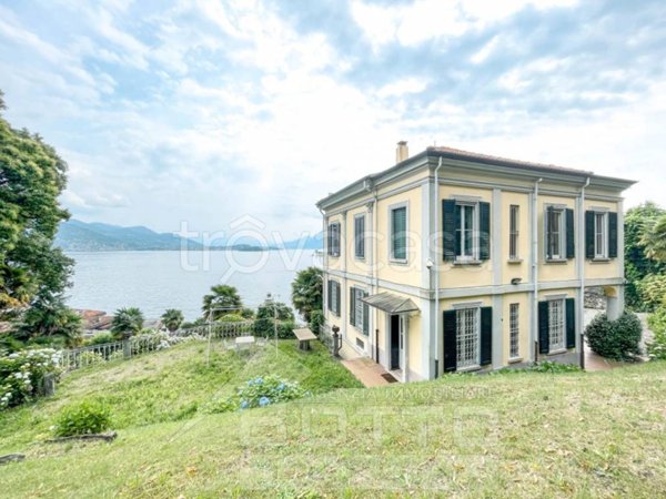 casa indipendente in vendita a Baveno