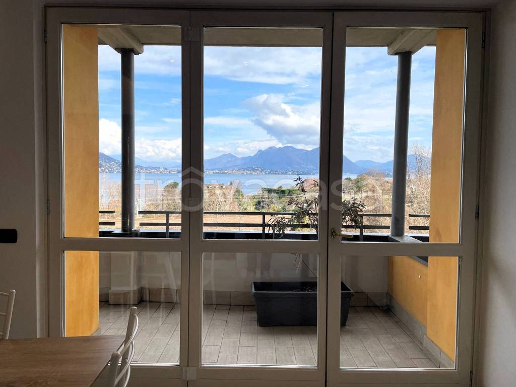 appartamento in vendita a Baveno in zona Oltrefiume