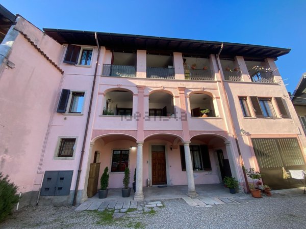 appartamento in vendita a Baveno in zona Oltrefiume