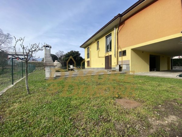 appartamento in vendita a Baveno in zona Oltrefiume