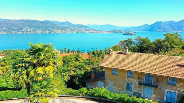 casa indipendente in vendita a Baveno