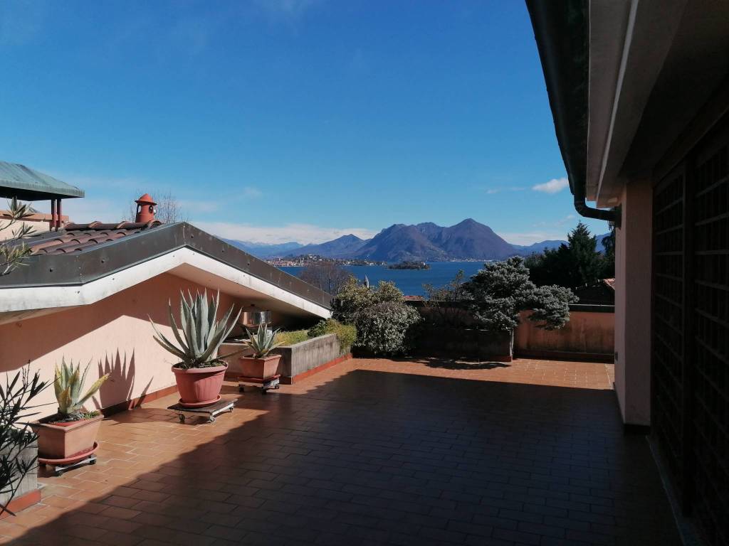 appartamento in vendita a Baveno