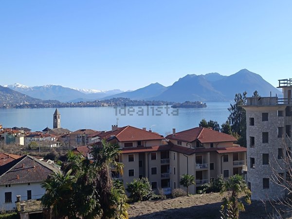 casa indipendente in vendita a Baveno
