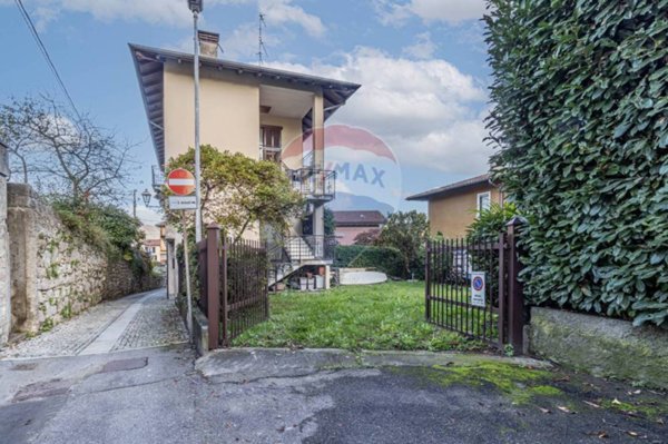 appartamento in vendita a Baveno in zona Feriolo