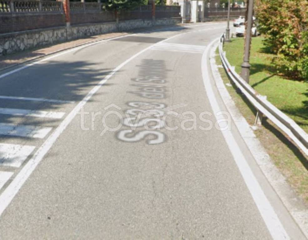 locale commerciale in vendita a Baveno