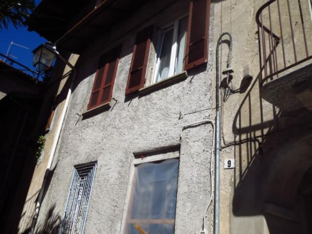 casa semindipendente in vendita a Baveno