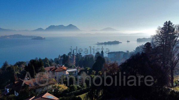 casa indipendente in vendita a Baveno