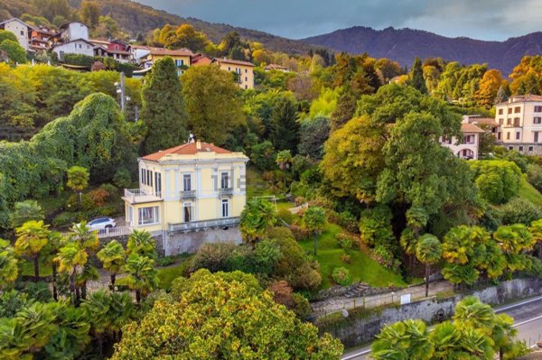 casa indipendente in vendita a Baveno